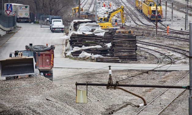 Stazione di Aqulinia, proseguono i lavori per riattivare gli impianti ferroviari<h2 class='anw-subtitle'>La struttura ferroviaria,e che serve anche la zona industriale di Trieste, verrà elettrificata e dotata di quattro binari da 750 metri</h2>