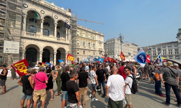 Wartsila, manifestazione a tutela del lavoro<h2 class='anw-subtitle'>Quasi 2000 persone oggi in piazza dell'Unità a Trieste, sindacati: «Pronti allo sciopero generale»</h2>